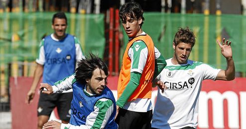Eder Vilarchao se sumó ayer como uno más al entrenamiento del primer equipo en la ciudad deportiva. Eder Vilarchao se sumó ayer como uno más al entrenamiento del primer equipo en la ciudad deportiva.