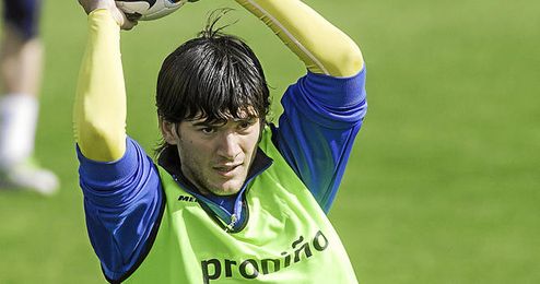 Sapunaru en una sesión de entrenamiento con el Zaragoza. Sapunaru en una sesión de entrenamiento con el Zaragoza.