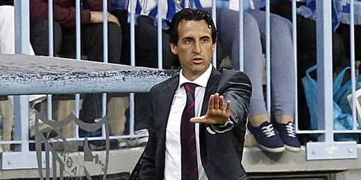 Emery da instrucciones a sus jugadores en el encuentro de La Rosaleda. Emery da instrucciones a sus jugadores en el encuentro de La Rosaleda.