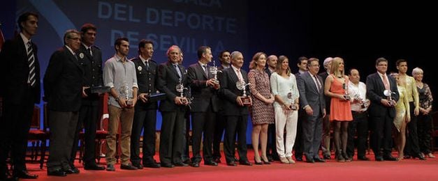 Foto de familia de los premiados en la Fiesta del Deporte de Sevilla. Foto de familia de los premiados en la Fiesta del Deporte de Sevilla.