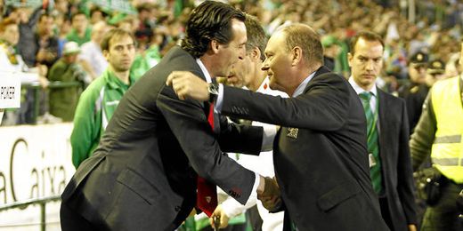 Sevilla y Betis ya tienen sus licencias UEFA, ahora tendrán que ganarse el derecho a competir en las últimas tres jornadas. Sevilla y Betis ya tienen sus licencias UEFA, ahora tendrán que ganarse el derecho a competir en las últimas tres jornadas.