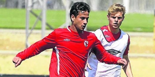 Ahmed Refaat se ejercitó el pasado lunes con el primer equipo y el resto de la semana trabajó con el filial. Ahmed Refaat se ejercitó el pasado lunes con el primer equipo y el resto de la semana trabajó con el filial.