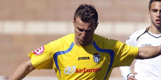Antoñito, durante un partido ante el Mestalla, filial del Valencia. Antoñito, durante un partido ante el Mestalla, filial del Valencia.