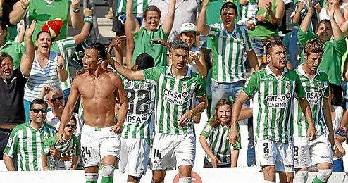 El Betis es uno de los equipos que mejor lo tienen para estar en Europa el próximo curso. El Betis es uno de los equipos que mejor lo tienen para estar en Europa el próximo curso.