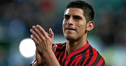Carlos Zambrano es el objetivo sevillista para la zaga. Carlos Zambrano es el objetivo sevillista para la zaga.
