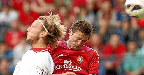 El Sevilla, que comenzó poniéndose por delante en el marcador, ha terminado perdiendo la ´guerra´ en el Reyno de Navarra. El Sevilla, que comenzó poniéndose por delante en el marcador, ha terminado perdiendo la ´guerra´ en el Reyno de Navarra.