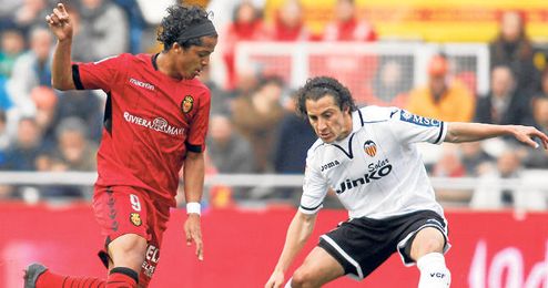 Gio querría reunirse con su compatriota Guardado en el Valencia, pero el Mallorca no cede. Gio querría reunirse con su compatriota Guardado en el Valencia, pero el Mallorca no cede.