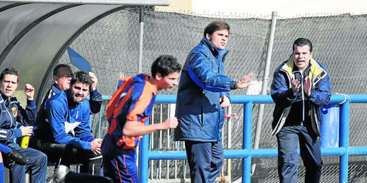 Juanma Prado, nuevo entrenador del Triana, durante su etapa en el cerro la pasada temporada Juanma Prado, nuevo entrenador del Triana, durante su etapa en el cerro la pasada temporada
