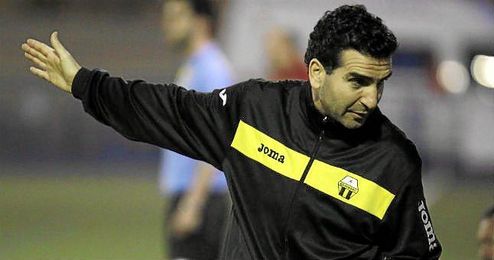 Manolo Corona, entrenador del Mosqueo. Manolo Corona, entrenador del Mosqueo.