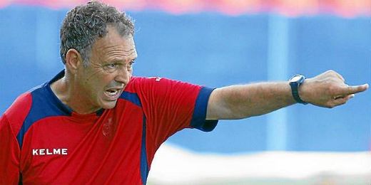Joaquín Caparrós en un entrenamiento durante esta pretemporada Joaquín Caparrós en un entrenamiento durante esta pretemporada