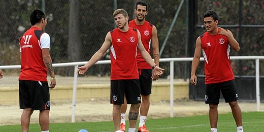 El Sevilla sigue entrenándose en Costa Ballena El Sevilla sigue entrenándose en Costa Ballena