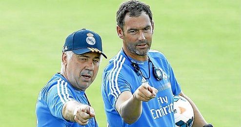 Carlo Ancelotti dirige un entrenamiento del Real Madrid. Carlo Ancelotti dirige un entrenamiento del Real Madrid.
