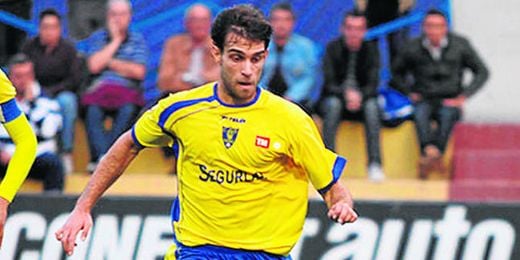 Francis Durán descendió la pasada temporada a Tercera con el Orihuela. Francis Durán descendió la pasada temporada a Tercera con el Orihuela.