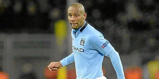 Maicon con la camiseta del Manchester City. Maicon con la camiseta del Manchester City.