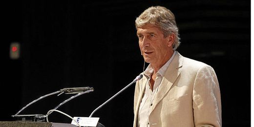 Pellegrini en el Congreso internacional de fútbol. Pellegrini en el Congreso internacional de fútbol.