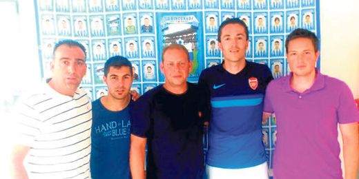 Nacho Osuna (derecha) posa con el cuerpo técnico y el presidente. Nacho Osuna (derecha) posa con el cuerpo técnico y el presidente.
