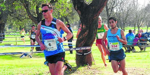 El atleta sevillano, Sergio Lorenzo, se entrena intensamente en el Estadio Olímpico de la Isla de la Cartuja El atleta sevillano, Sergio Lorenzo, se entrena intensamente en el Estadio Olímpico de la Isla de la Cartuja