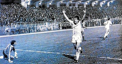 En la foto, Fegic celebra uno de los tres tantos que el Rijeka logró ante el Real Madrid el 24 de octubre de 1984. En la foto, Fegic celebra uno de los tres tantos que el Rijeka logró ante el Real Madrid el 24 de octubre de 1984.