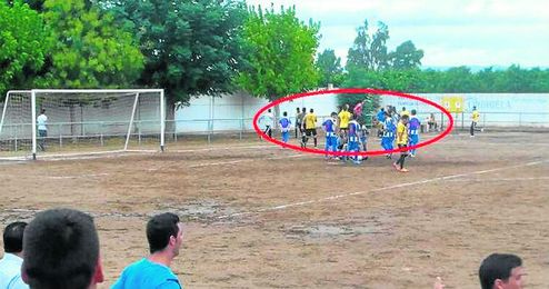 En la imagen, momento de la polémica en el Torre Reina-Villaverde. En la imagen, momento de la polémica en el Torre Reina-Villaverde.
