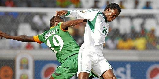 Nosa, en un partido de la Copa África ante Zambia. Nosa, en un partido de la Copa África ante Zambia.