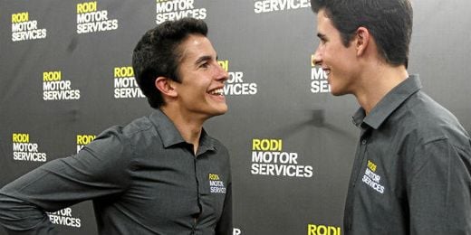 Marc Márquez junto a su hermano. Marc Márquez junto a su hermano.