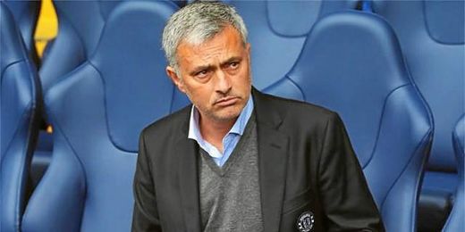 Las gradas corearon "José Mourinho se sienta donde quiere". Las gradas corearon "José Mourinho se sienta donde quiere".