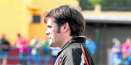 Juanma Prado, técnico del Triana, espera revertir la situación actual. Juanma Prado, técnico del Triana, espera revertir la situación actual.