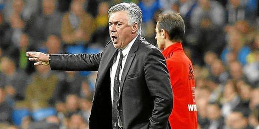 El técnico francés dando instrucciones en el partido ante el Sevilla. El técnico francés dando instrucciones en el partido ante el Sevilla.