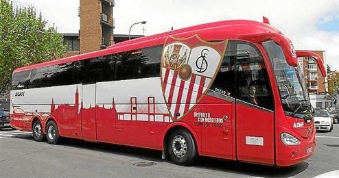 Imagen de archivo del bus del Sevilla F.C. Imagen de archivo del bus del Sevilla F.C.