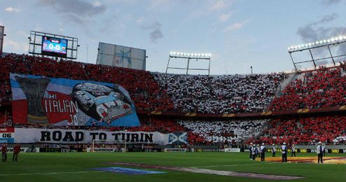 La afición sevillista volverá a llevar en volandas a los suyos en Turín. La afición sevillista volverá a llevar en volandas a los suyos en Turín.