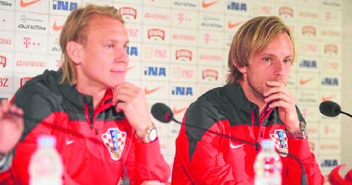 Ivan Rakitic, durante la rueda de prensa ofrecida ayer en la concentración de la selección croata. Ivan Rakitic, durante la rueda de prensa ofrecida ayer en la concentración de la selección croata.