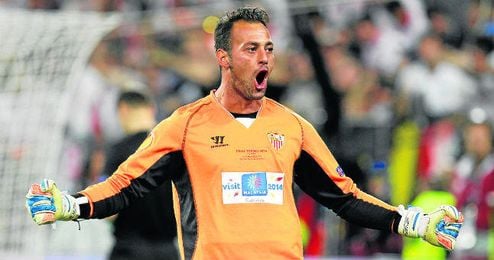 Beto amplió su contrato por dos temporadas cuando el Sevilla ejerció su opción de compra. Beto amplió su contrato por dos temporadas cuando el Sevilla ejerció su opción de compra.