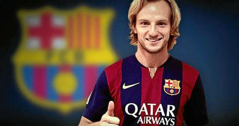 Rakitic posa ya con su nueva camiseta Rakitic posa ya con su nueva camiseta