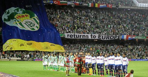 El Villamarín se engalanó para recibir al Lyon. El Villamarín se engalanó para recibir al Lyon.