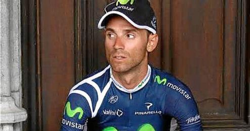 Alejandro Valverde posa para los medios. Alejandro Valverde posa para los medios.