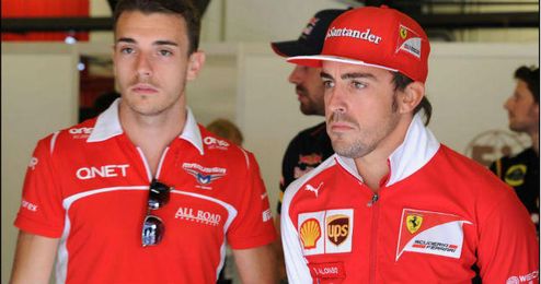 Alonso junto al piloto de Marussia, Jule Bianchi. Alonso junto al piloto de Marussia, Jule Bianchi.