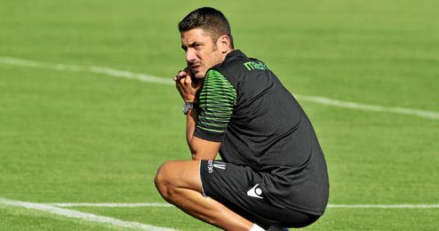 Velázquez, entrenador mas joven de la Liga Adelante Velázquez, entrenador mas joven de la Liga Adelante