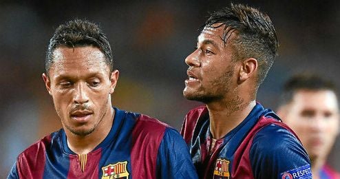 Adriano y Neymar en el partido de Liga de Campeones frente al Apoel. Adriano y Neymar en el partido de Liga de Campeones frente al Apoel.