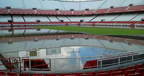 Así ha amanecido el Sánchez Pizjuán esta mañana. Así ha amanecido el Sánchez Pizjuán esta mañana.