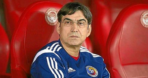 Victor Piturca, ya ex seleccionador de Rumanía. Victor Piturca, ya ex seleccionador de Rumanía.