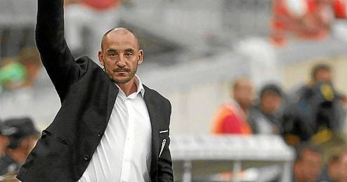 Ferrer, primer entrenador desituido. Ferrer, primer entrenador desituido.