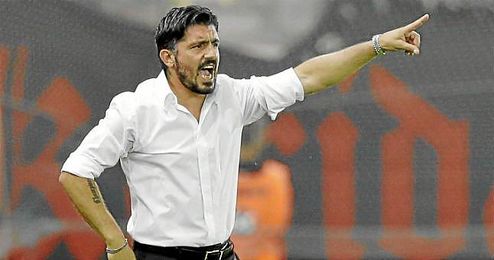 Gattuso dando instrucciones como técnico del OFI de Creta. Gattuso dando instrucciones como técnico del OFI de Creta.