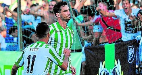 Kadir y Rennella han hecho buenas migas dentro del terreno de juego y también fuera de él. Kadir y Rennella han hecho buenas migas dentro del terreno de juego y también fuera de él.