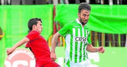 En la imagen, lance del último ´derbi chico´ oficial, el Betis-Sevilla Atlético de la 12/13, que finalizó 0-0. En la imagen, lance del último ´derbi chico´ oficial, el Betis-Sevilla Atlético de la 12/13, que finalizó 0-0.
