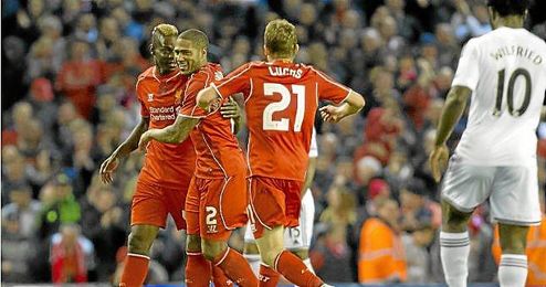 Ballotelli celebra el gol anoche. Ballotelli celebra el gol anoche.