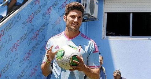 Carles Planas durante su presentación con el Celta de Vigo este verano. Carles Planas durante su presentación con el Celta de Vigo este verano.
