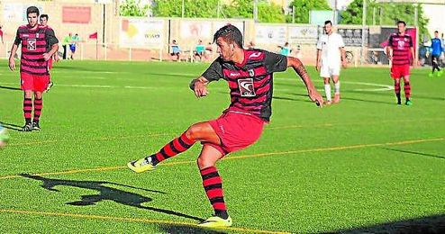 Salvi´, es el dueño del lateral izquierdo del Gerena. Salvi´, es el dueño del lateral izquierdo del Gerena.