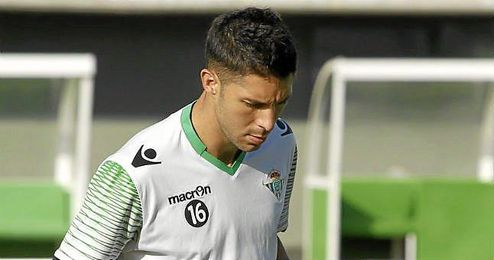 Álvaro Cejudo durante un entrenamiento con el Betis. Álvaro Cejudo durante un entrenamiento con el Betis.