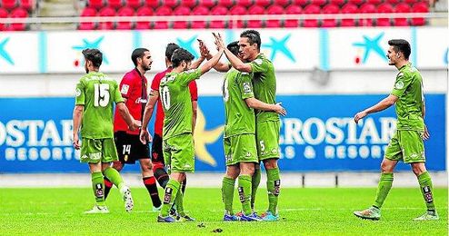 La victoria de los asturianos en Palma de Mallorca evitó que la jornada fuera perfecta para el Betis. La victoria de los asturianos en Palma de Mallorca evitó que la jornada fuera perfecta para el Betis.