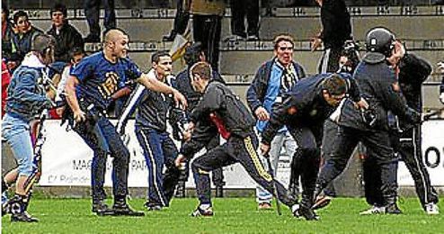 Disturbios de ´Ultras Tala´ en El Prado. Disturbios de ´Ultras Tala´ en El Prado.